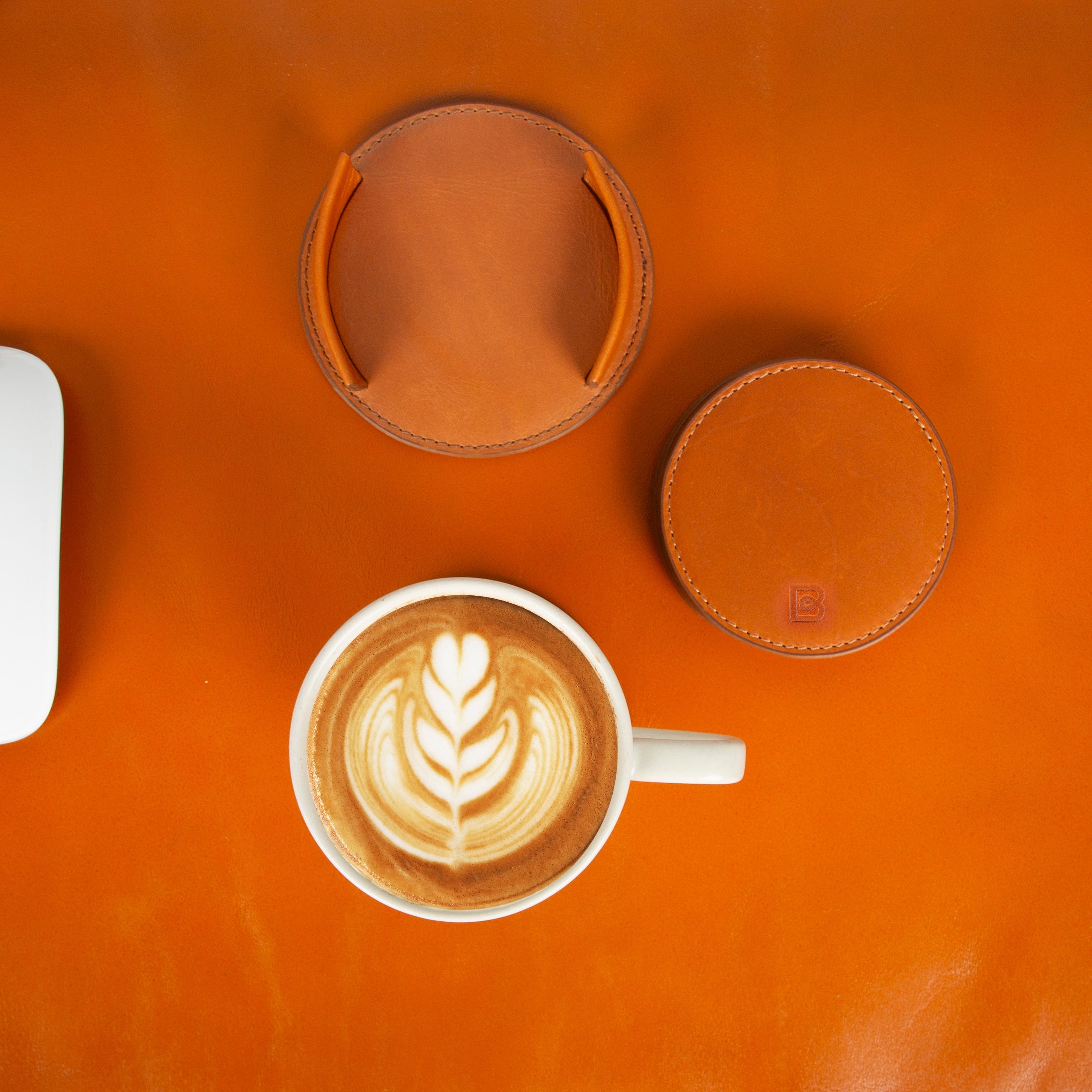 Lavion Handgefertigtes Leder Untersetzer-Set (5 Stück + Halter)