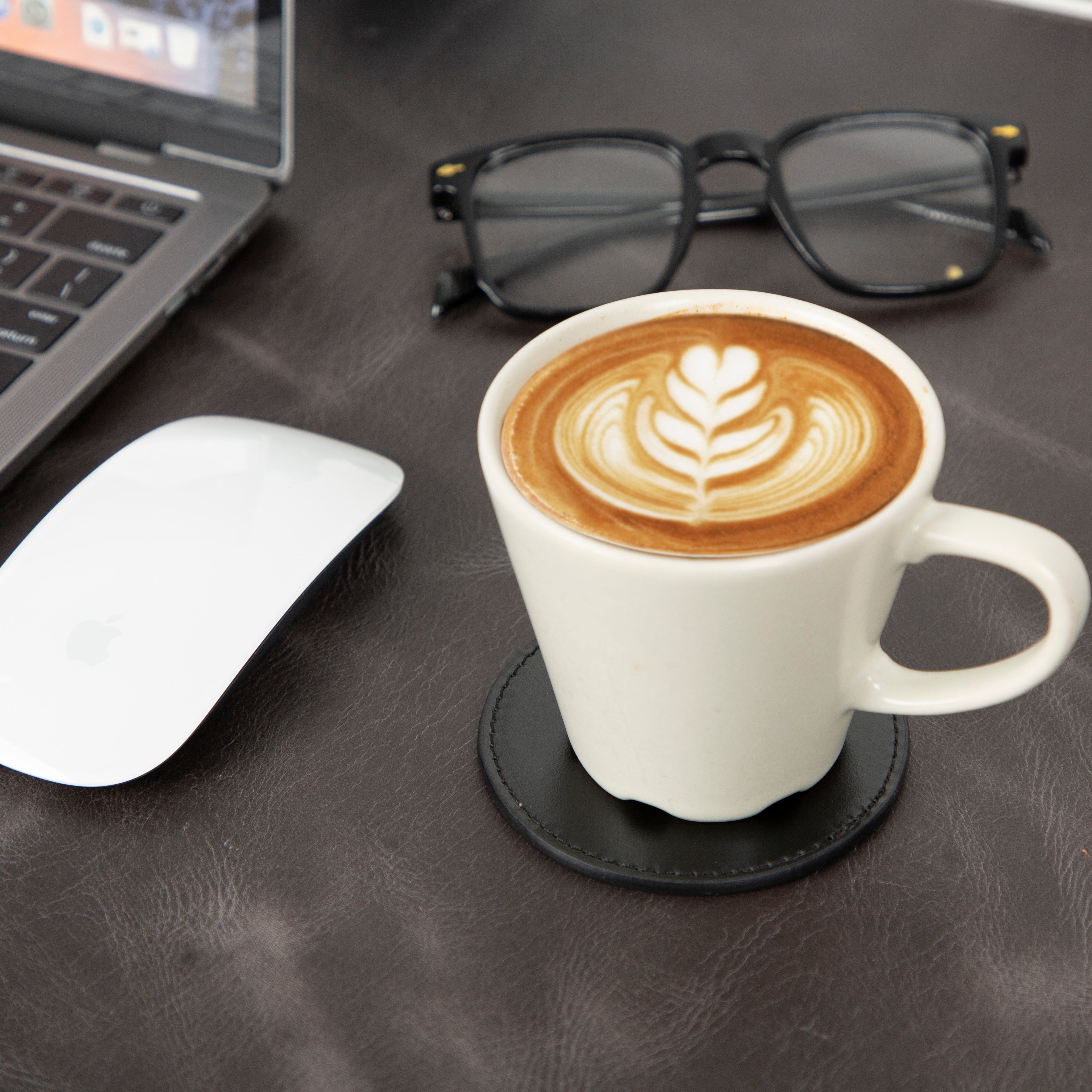 Divine Handgefertigtes Leder Untersetzer-Set (5 Stück + Halter)