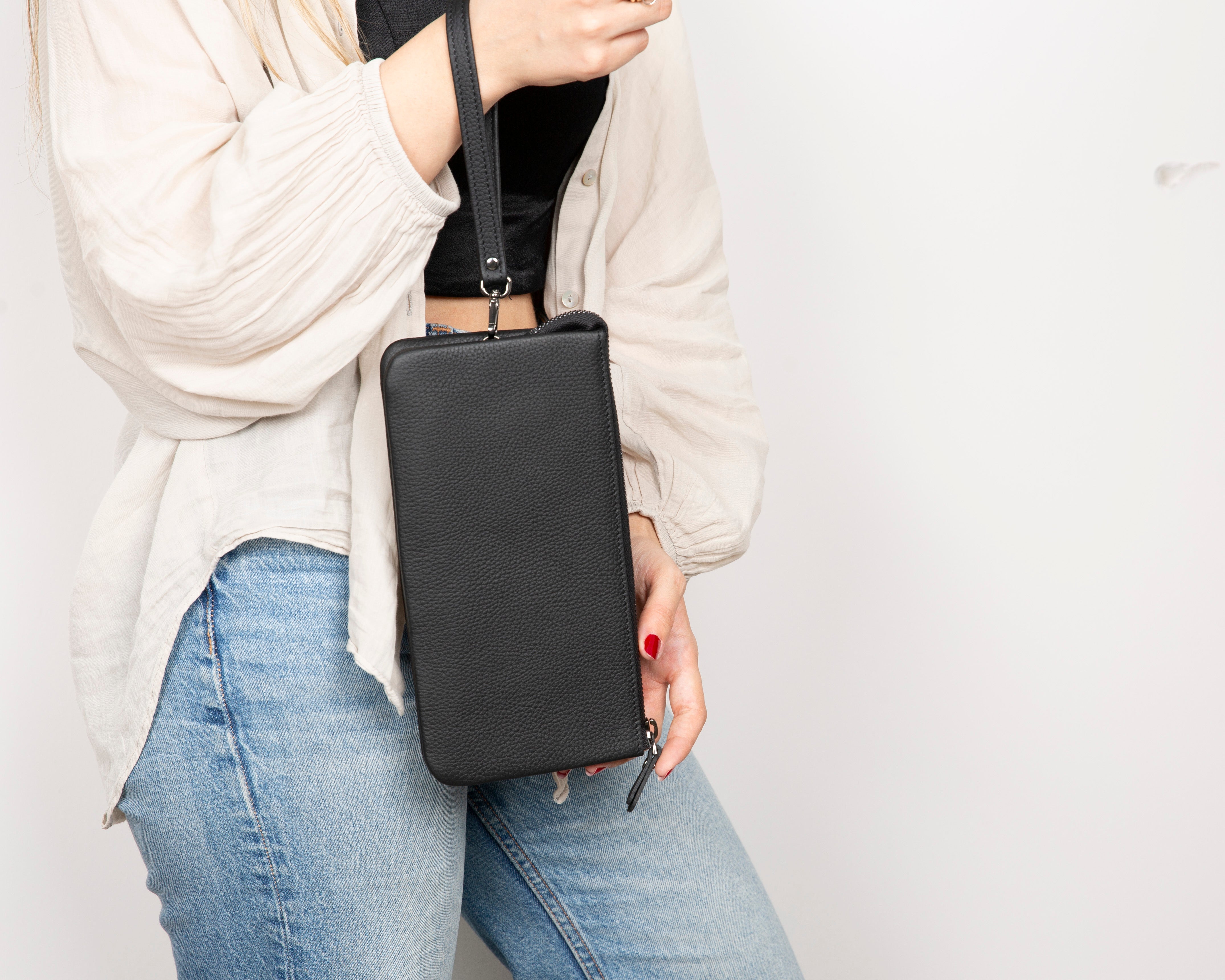 Majeste – Damen Leder Tasche (Mit Handgelenkschlaufe und Mehrfachfächern)