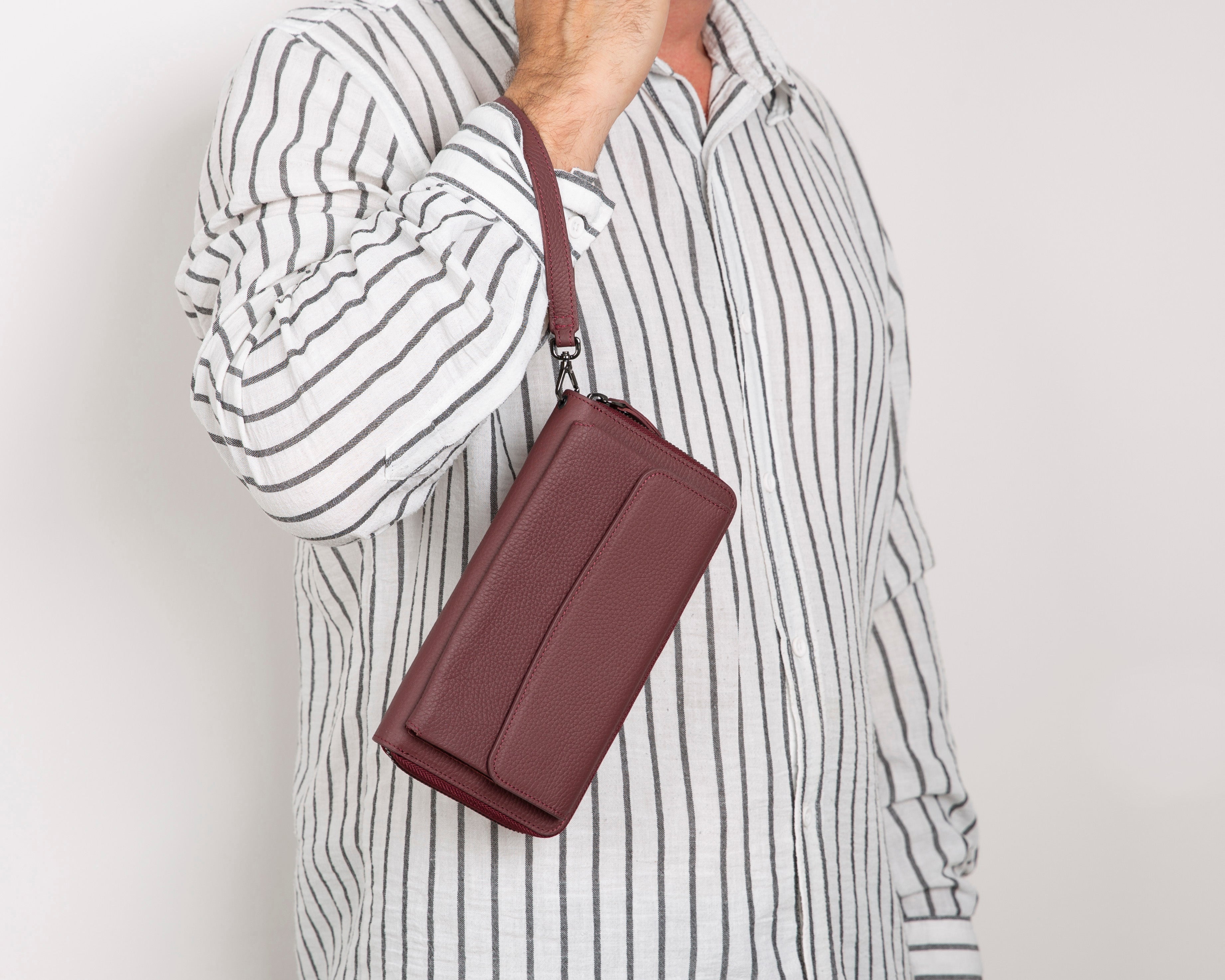 Aristo – Leder Geldbörse mit Handyfach (12 Kartenfaecher, Magnetisch, Handgelenksschlaufe)