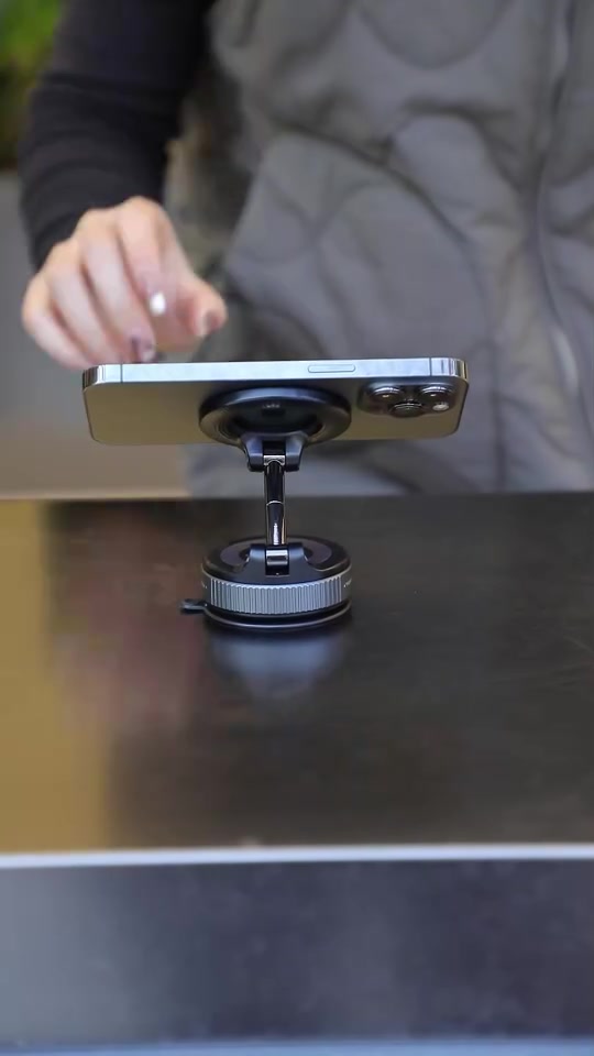 Premium Magnetische Faltbare Handyhalterung – 360° Drehbar, Starker Saugnapf für Auto, Schreibtisch & Zuhause