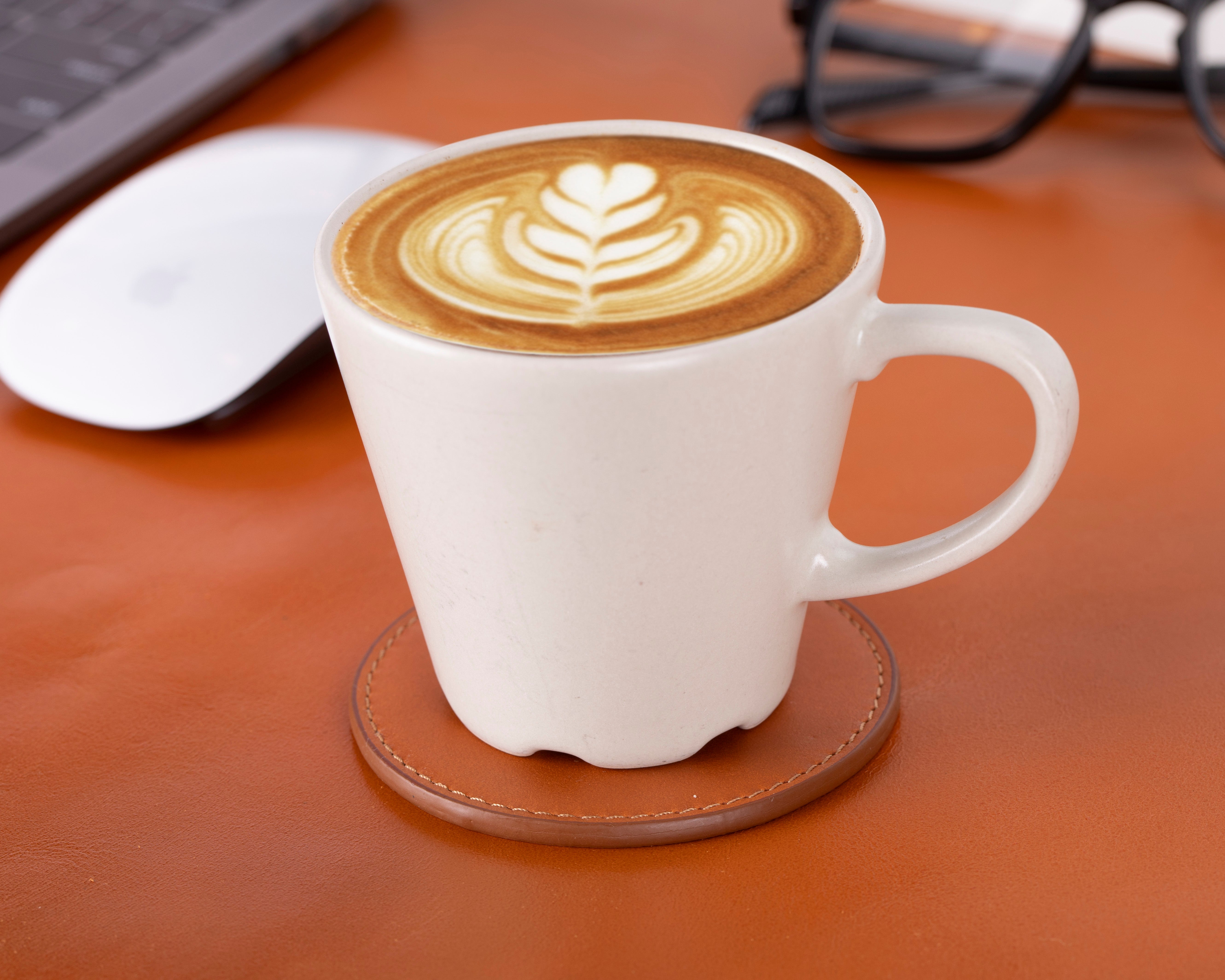 Divine Handgefertigtes Leder Untersetzer-Set (5 Stück + Halter)