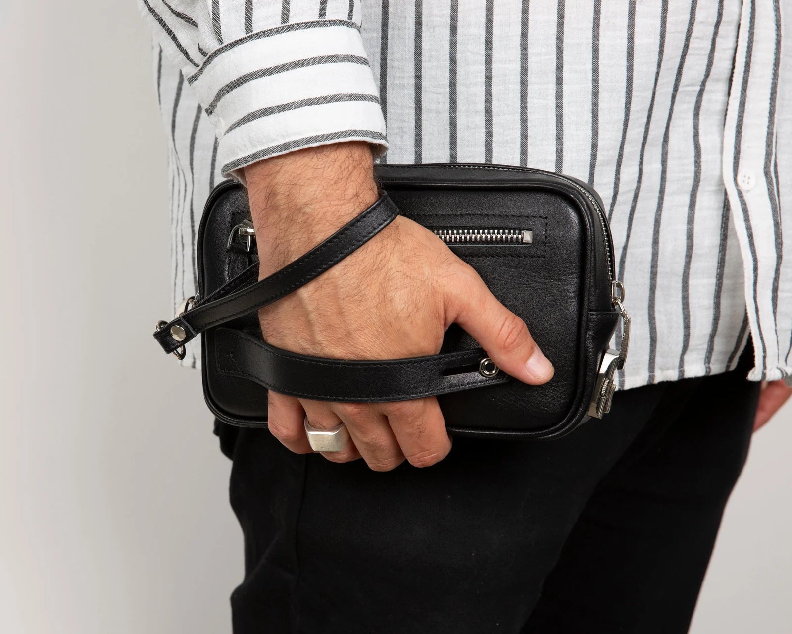 Handgelenktasche / Forge Lederhandtasche, Handtasche Schwarz