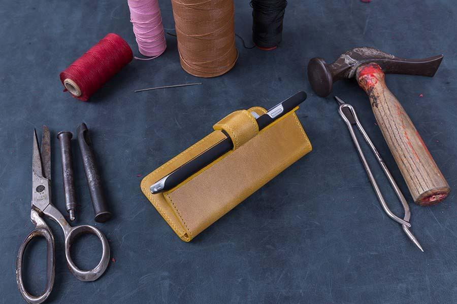 Phone Case Wallet Leather Case for Apple iPhone 6/6S - Crazy Mustard Bouletta Case