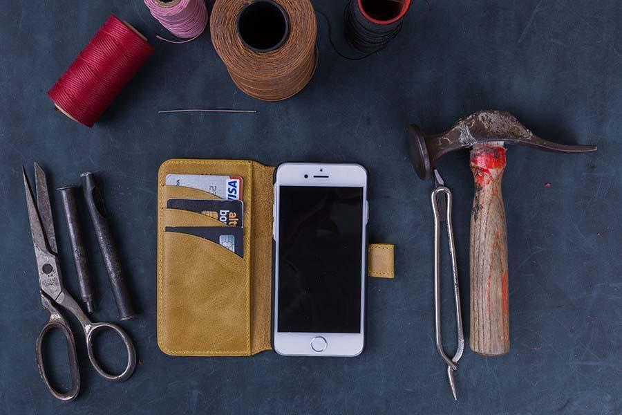 Phone Case Wallet Leather Case for Apple iPhone 6/6S - Crazy Mustard Bouletta Case