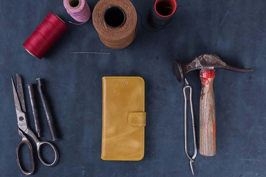 Phone Case Wallet Leather Case for Apple iPhone 6/6S - Crazy Mustard Bouletta Case